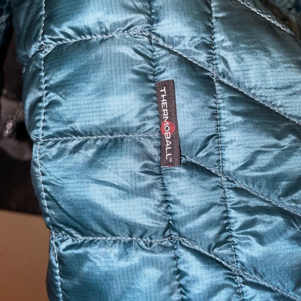 The North Face thermoball jacket men’s M
